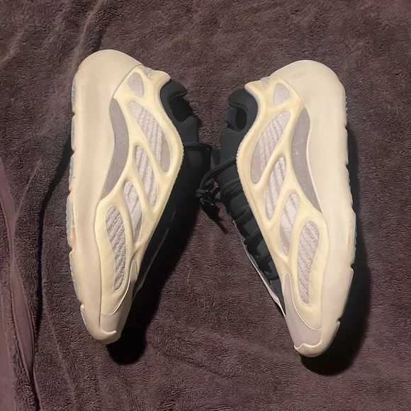 700 - Picture 5 of 5